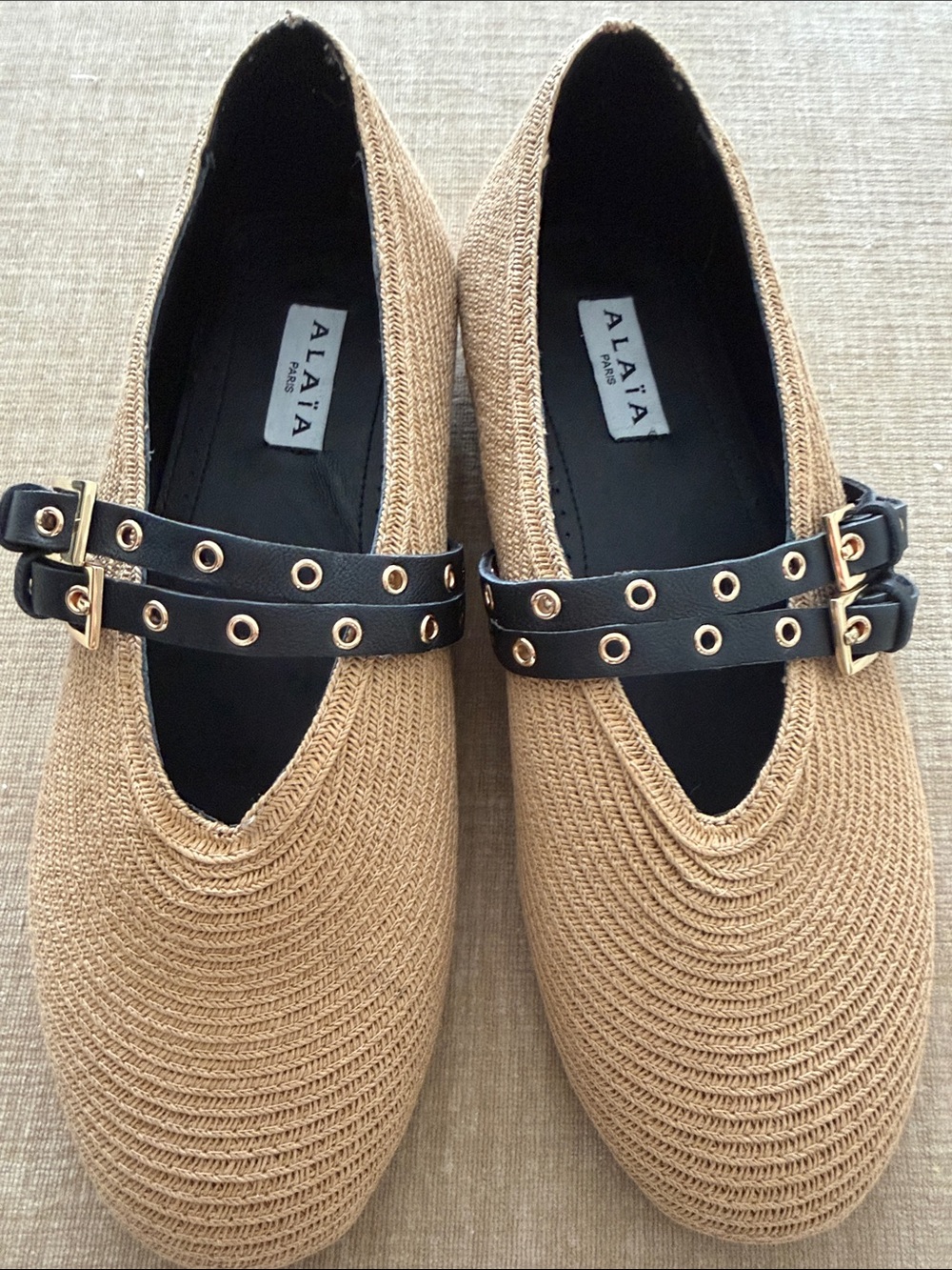 Alaia flats women shoes size 38 but run smaller. Authentic - Picture 2 of 12